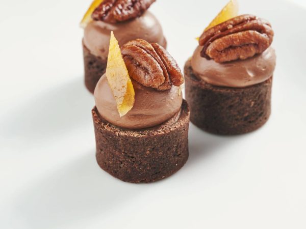 Orange-almond-and-chocolet-tartlet-scaled