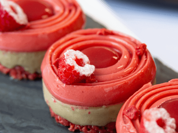 Petits-Gateaux-Veganos-de-Pistacho-y-Bayas