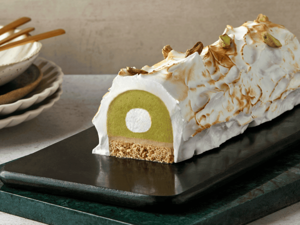 Pistachio-and-quince-log-cake